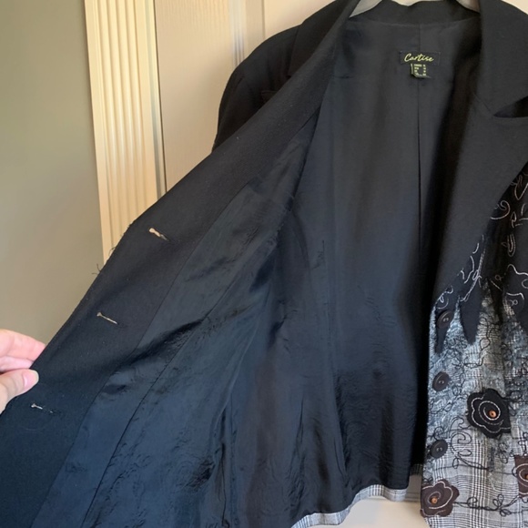 One-Of-Kind Vintage Blazer - Picture 11 of 16